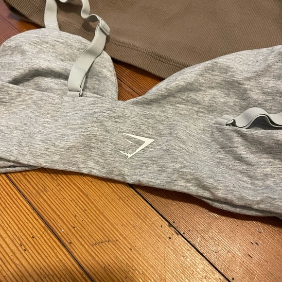 Gymshark Women’s Size M Tank Top and Sports Bras Bundle! - Picture 2 of 4